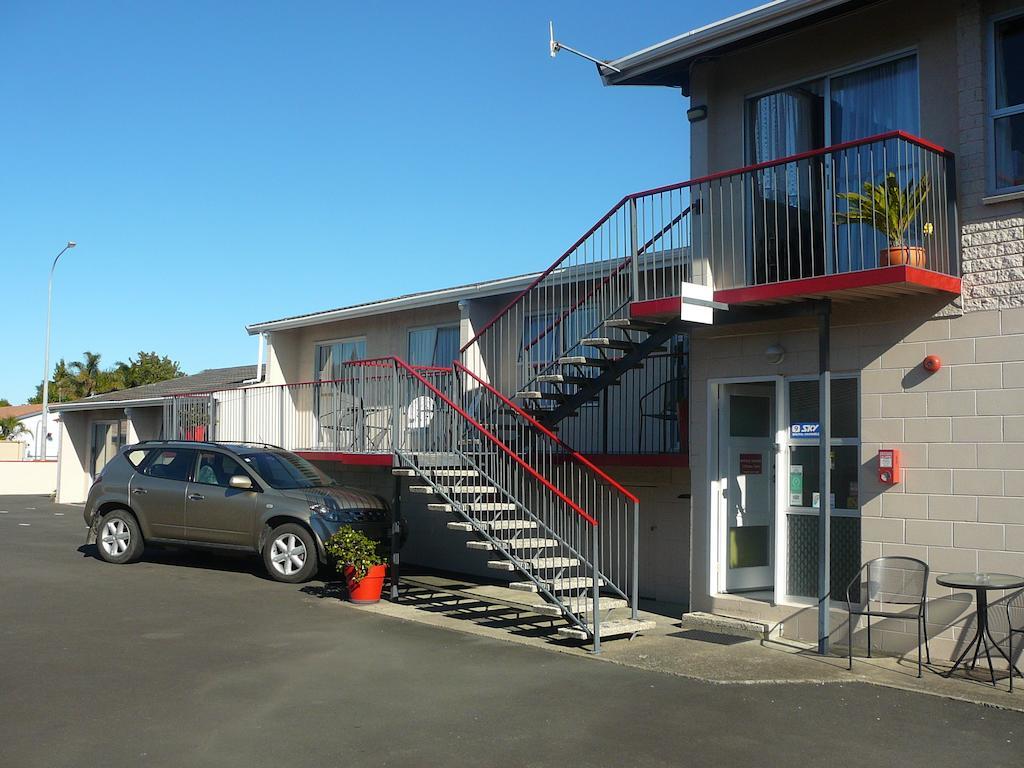 Tourist Court Motel Whakatane Exterior photo